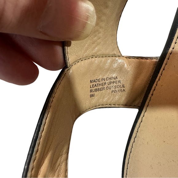 Michael Kors Berkley Flat Women Black Strappy Open Toe Slingback Sandals Sz 9M - Picture 6 of 13